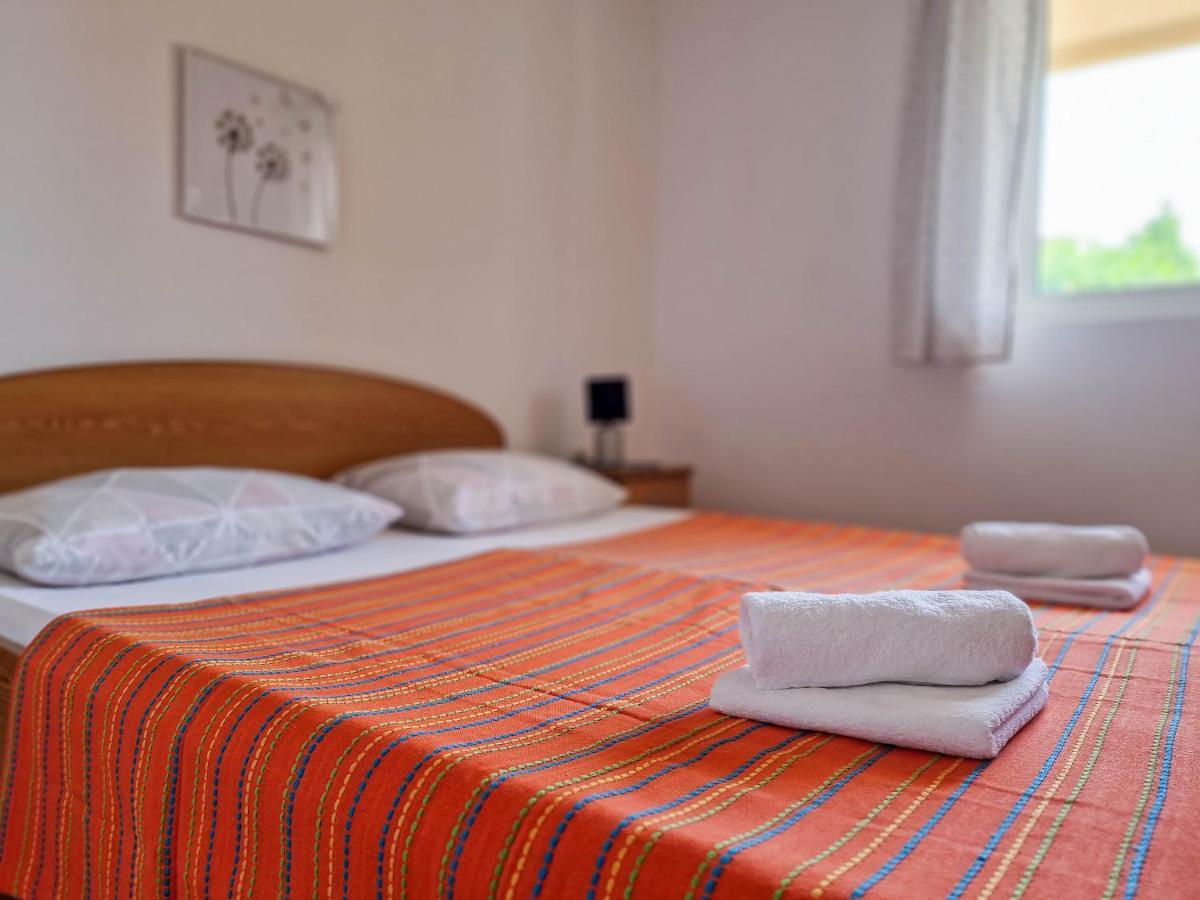 Apartments Monopoly Novalja Kültér fotó